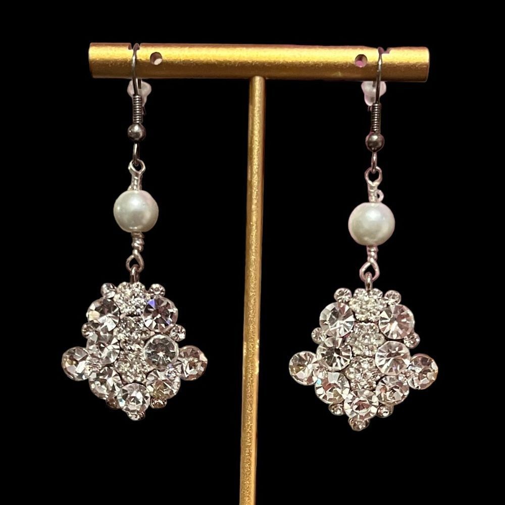Gorgeous Pearl Rhinestones Dangle Earrings